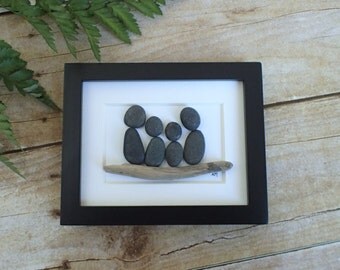 Pebble art family / Pebble art picture / Pebble Art / Gift for dad / Gift for mom / Pebble pictures / Rock art / Family art / Family of 4