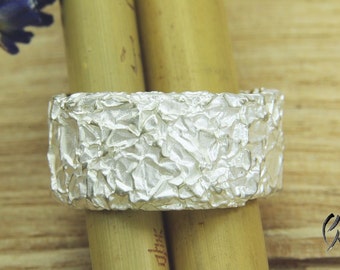 Ring silver, wide, wrinkled