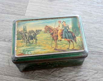 French Vintage tin box, Chocolate box, Vintage tin, Biscuit tin, Metal box, Storage tin box, Made in France, B110