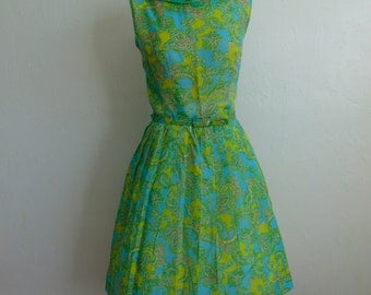 60s green PAISLEY day dress fit and flare size medium petite