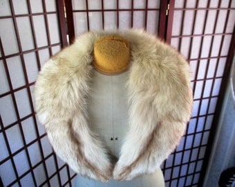 1940s or 50s large white artic fox fur collar