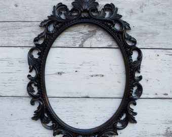 frame ornate oval baroque fancy portrait gold
