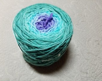 Metamorphosis gradient Yarn, Melody DK, Superwash Merino, 101 grams "Eat your Greens"