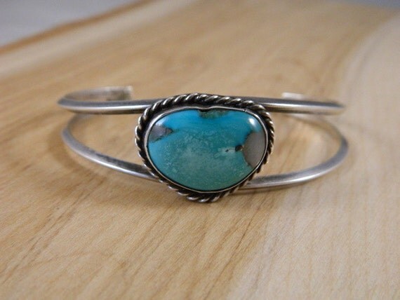 Native American Turquoise Sterling Silver Bracelet / Indian