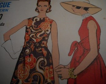 Vintage 1960's Vogue 7545 Dress Sewing Pattern, Size 10 Bust 32 1/2