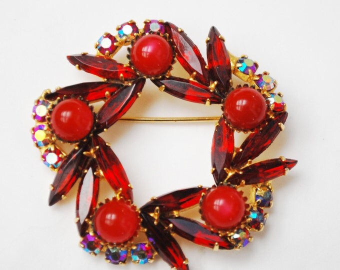 Vintage Ruby Red Rhinestone Brooch - Christmas Wreath Pin - Cabachon berries - Ab Rhinestones