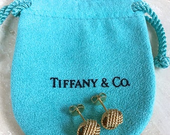 Exquisite Pristine TIFFANY and Co. 18K Somerset Twist Knot Rope Stud Earrings AU 750 Weighing 4.2 grams