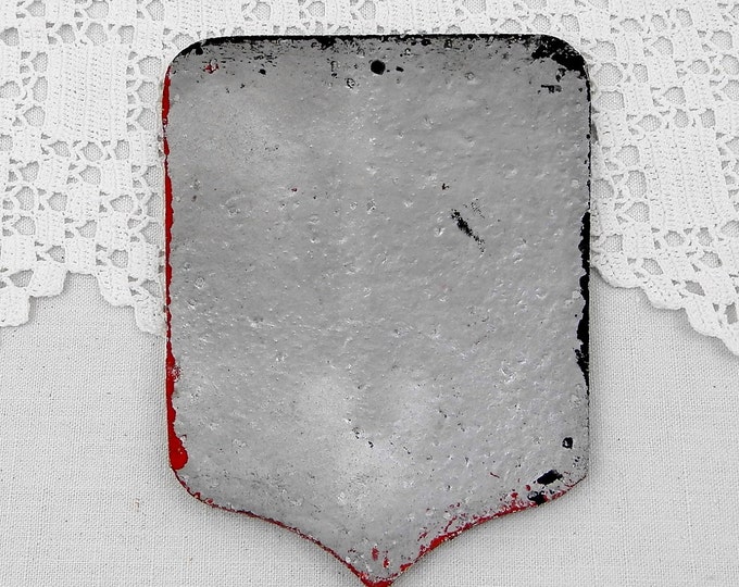 Vintage French Dog Breeders 1 st Prize Metal Plaque from the Maine Anjou Region in Western France Competition, Canine Retro Sign from France Vintage French Dog Breeders 1 st Prize Metal Plaque from the Maine Anjou Region in Western France Competition, Canine Retro Sign from France