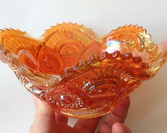 Gorgeous vintage peach iridescent lustre carnival glass dish