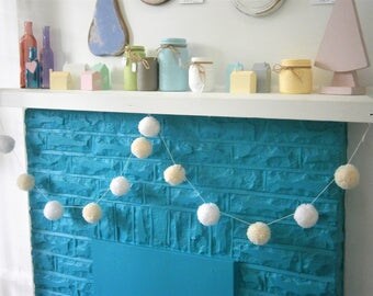 Cream & White Large Yarn Pom Pom Garland/Party Decor/Home Decor/Rustic Decor/Garland/Bohemian Home Decor/Farmhouse Decor