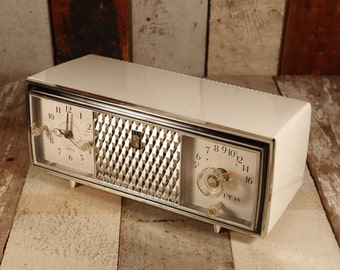 Vintage Alarm Clock Tube AM Radio - Zenith Telechron Model C520