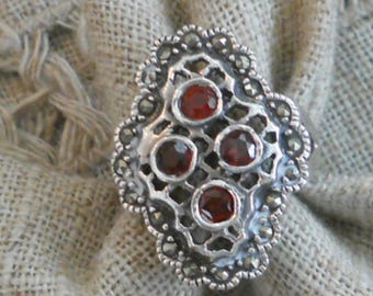 Vintage silver garnet marquisite ring