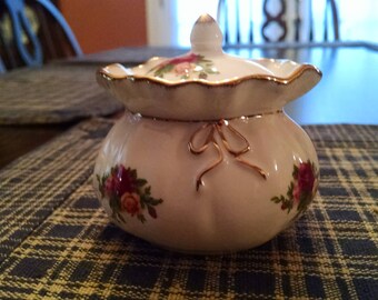 royal albert old country rose 2 1/4 inch dorothy jar