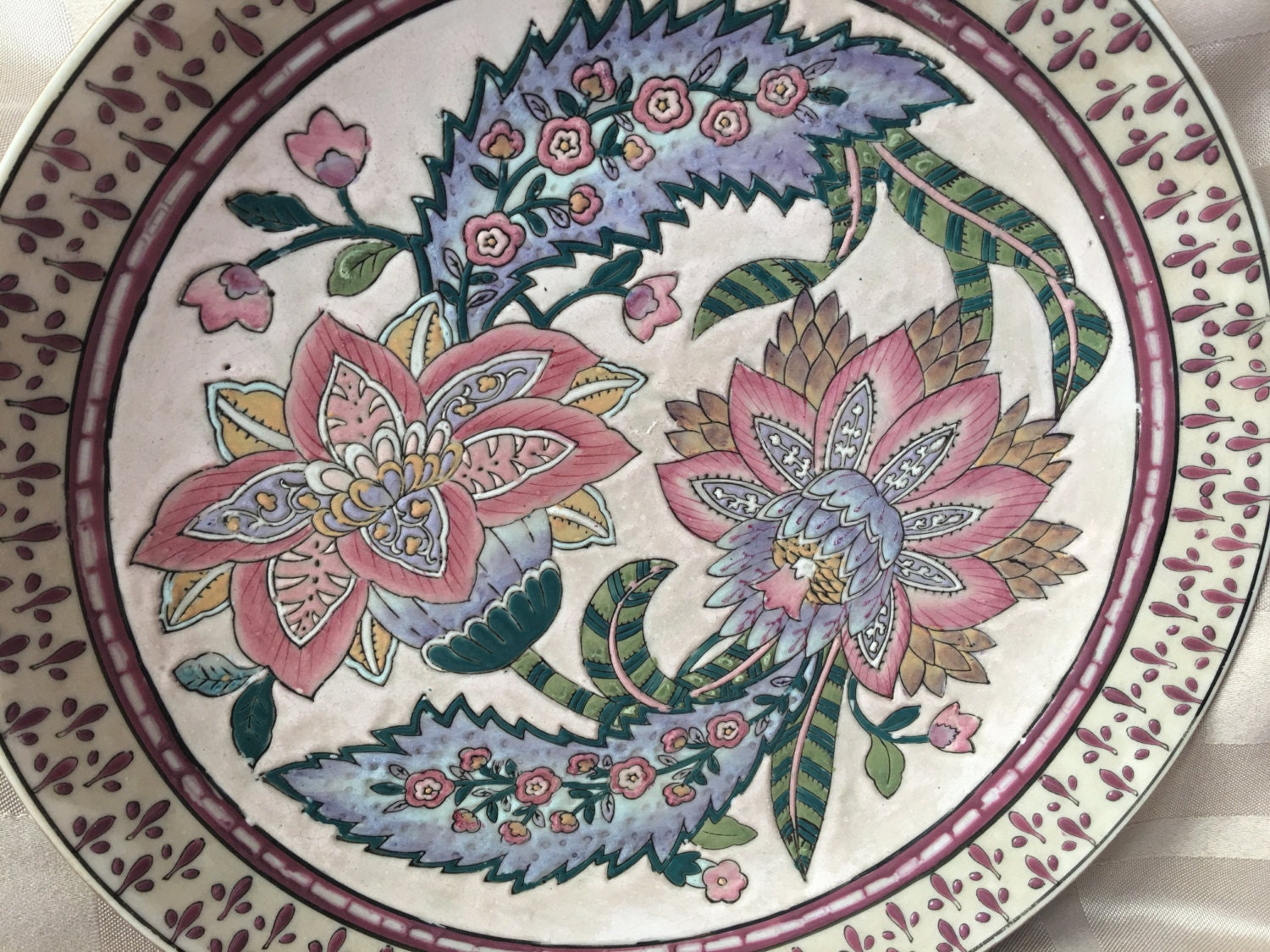 H.F.P MACAU TOYO Decorative Plate Pink Grin Lilac