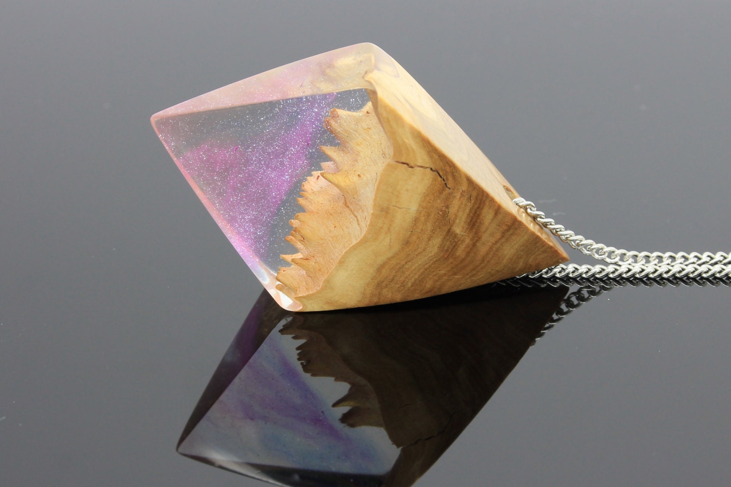 Epoxy resin wood necklace Clearance