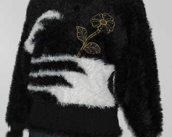 Vintage embroidered black and white sweater Size 36-38 FR
