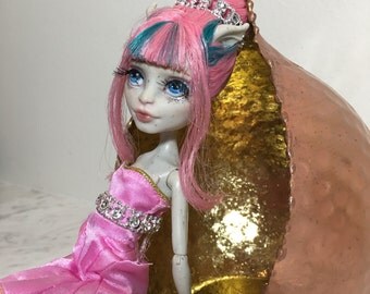 Monster High Repaint Rochelle Goyle - OOAK doll - Monster high doll - custom dolls - repainted monster high doll