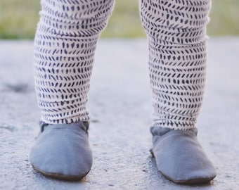 Grey Canvas Baby Shoes // Solid Gray, Infant Shoes, Baby Booties, Baby Moccasins, Crib Shoes, Baby Boy Girl Shoes, Gender Neutral Moccs,