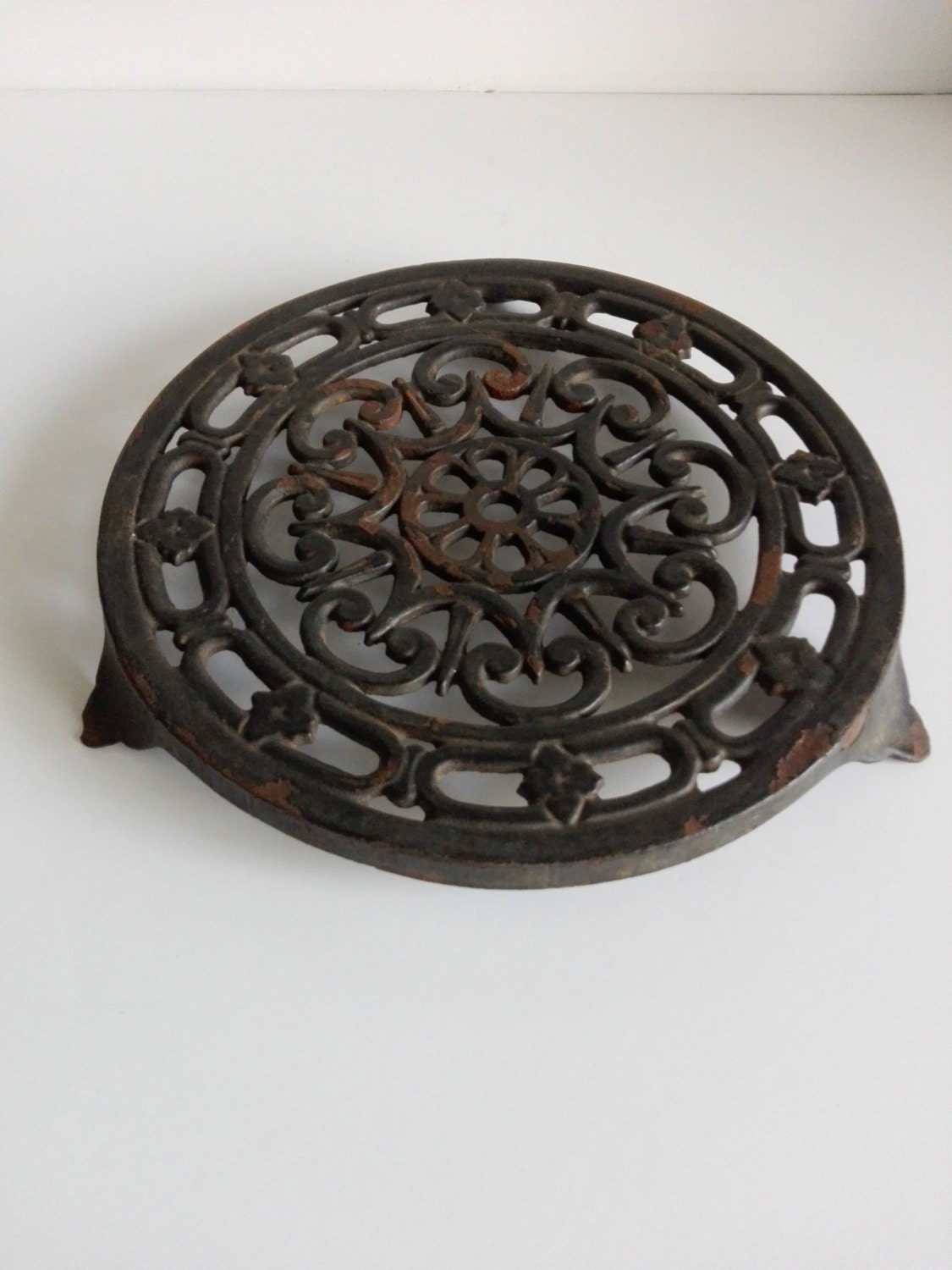 Round cast iron french trivet Black color French kitchen