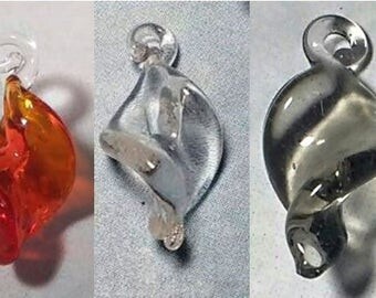 Glass twisted leaf charm