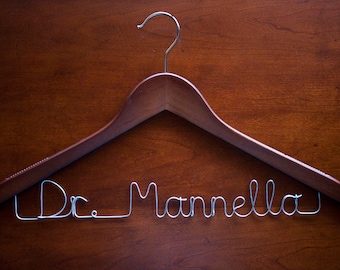 Wire Name Doctor Hanger : Doctor White Coat Ceremony, White Coat Hanger, Custom Dr Name Sign, Personalized Doctor Gift, Medical Student Gift