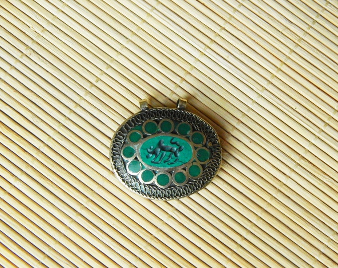 Vintage nepal pendant / ethnic pendant / green silver pendant / tribal supplies / nepal handcraft / tribal craft / tribal findings