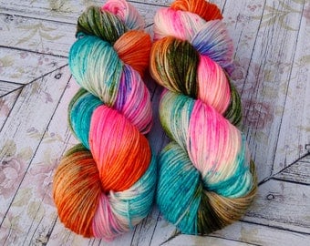 Cottage DK , Hand Dyed Yarn, DK Yarn 4 ply, SW Merino, 270 yards, Speckled yarn