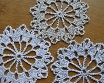 Crochet Christmas Snowflakes / white gold silver / 3.3 inches (8.5 cm) Pattern Nr.3