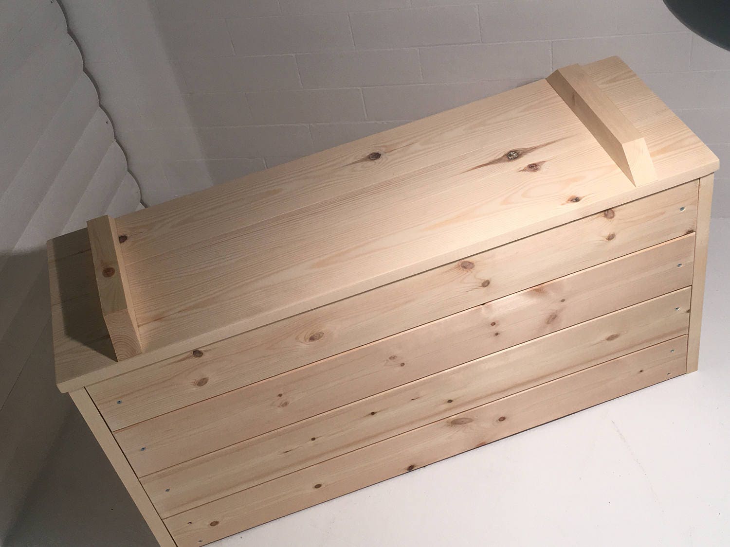 Hand made solid pine Toy chest Ottoman Blanket box Wooden