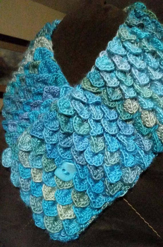 Crochet Crocodile stitch/Dragon Scale stitch neck wrap