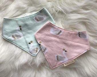 Swan bib/drool bib/cute bibs/baby girl bibs