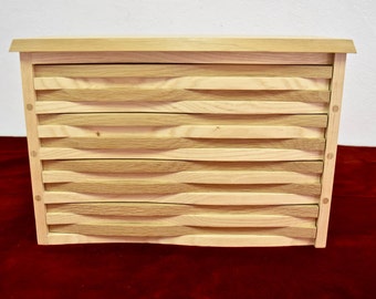 jewelry chest, wooden jewelry chest, wooden jewelry box, sculptural jewelry box, luxurious jewelry box