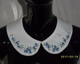 Col Claudine amovible à fleurs brodés