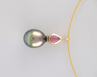 UNIQUE trailer in 750 / - yellow gold with Tahitian - South Sea Pearl and tourmaline cabochon Teardrop