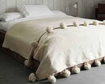 moroccan pom pom blankets,throw blankets,bedspread,moroccan bedding,berber blankets,bohemian blanket