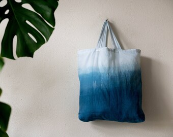 Sustainable cotton bag-dyed with natural indigo