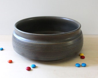 Sherwood. Denby English 1970s stoneware vegetable bowl.