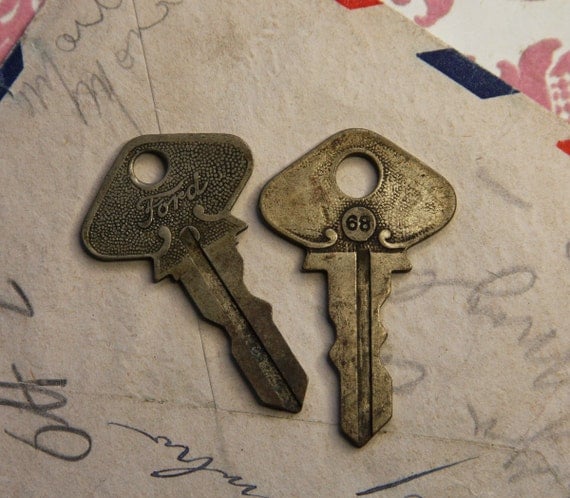 Vintage FORD MODEL T KEY Antique Automobile Keys 1920's