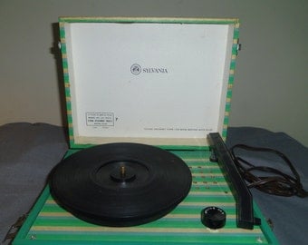 Record Player, Vintage 1950s Sylvania Turntable, Model 4P 1600A, AS IS (No Needle) Movie Prop, Photo Prop, Vintage Decor