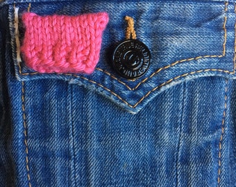 Tiny pussyhat brooch pin