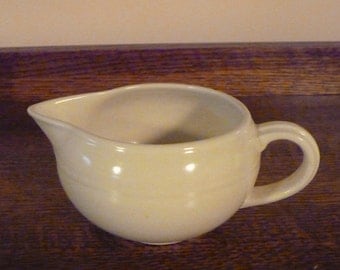 Vernon Kilns Gravy Boat Modern California Straw Round Gravy Boat or Sauce Boat