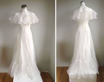 Boho Wedding Dress // Vintage 70s Off The Shoulder Wedding Dress // White Chiffon Maxi Dress // Gypsy Bridal Gown // Size XS Small 32 Bust