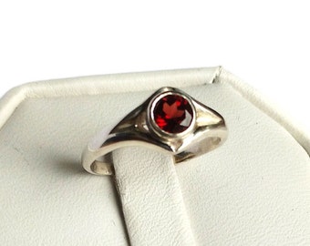 Garnet Double V ring