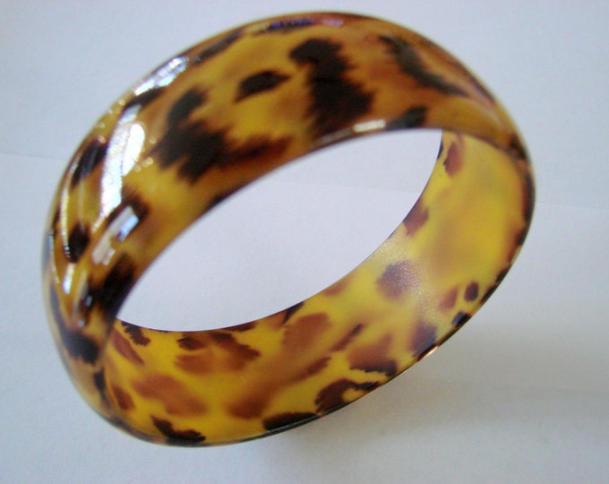 Wide Vintage Acrylic Resin Lucite Animal Print Bangle Bracelet Jewelry Jewellery