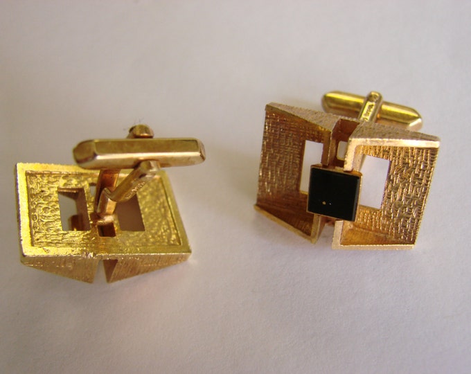 Vintage European Retro Textured 14CT Rolled Gold Plate Cufflinks Black Glass Inserts Mens Jewelry Suit Accessories
