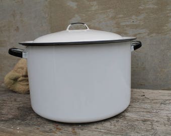 Vintage Enamel Stock Pot with Lid, White With Black Trim, Retro Cookware, Dutch Oven, Cookware, Black and White, French Enamel Ware