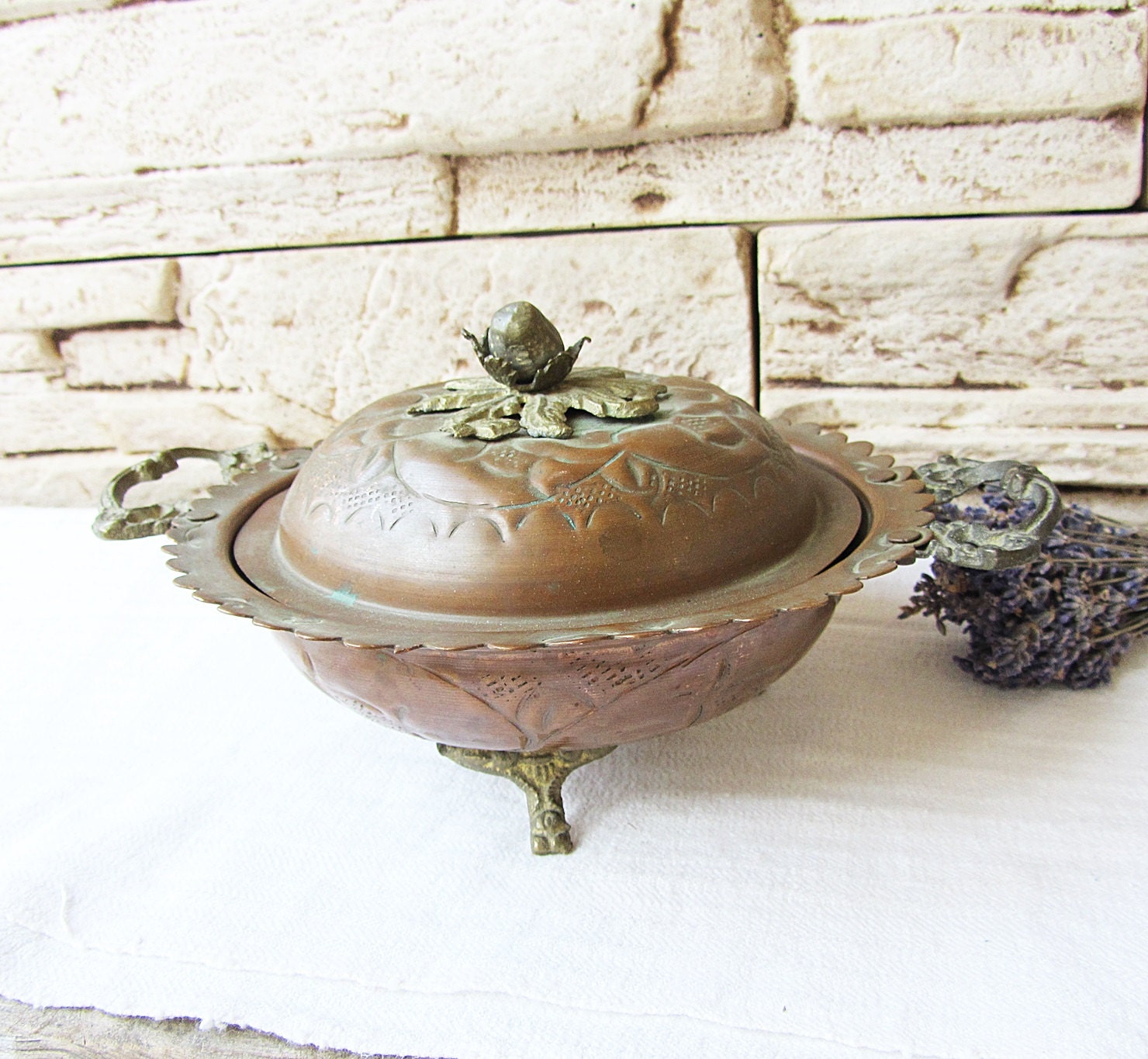 Vintage Copper Bowl with Lid Acorn Table Centaerpiece Fruit