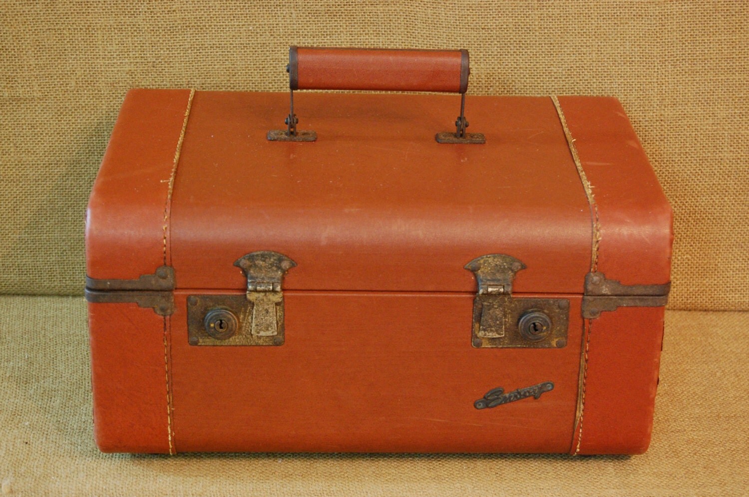 Vintage Leather Train Case 1940's vintage vanity case