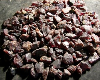 1,380 carats Garnet Rough Assortment
