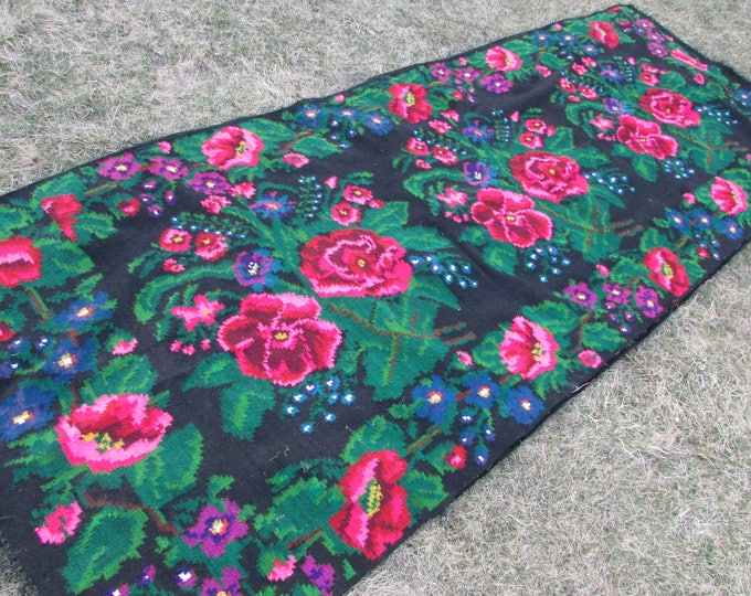 Bessarabian Kilim. Rose rug. Vintage Moldovan Kilim, Handmade 50-60 years old, handmade Floral Rugs Carpets .Eco-Friendly